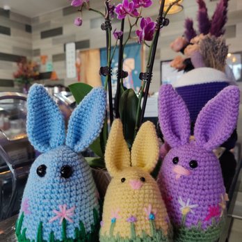 Smiley Cup - three crocheted easter bunnies on a counter - Bubble Tea Near Me - Richardson, Texas