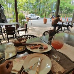 Mamou Too - Bloddy mamou, bacon steaks