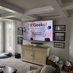 100" HISENSE!!!! INSANE!!!!! picture does it no justice