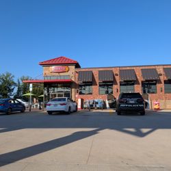 Sheetz - Outside the convenience store. Storefront.