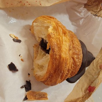 Boldú - Croissant with chocolate - Desserts Near Me - Barcelona, B