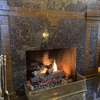 Albemarle Inn - Fireplace in main parlor - Bed & Breakfast Near Me - Asheville, North Carolina Albemarle Inn - Fireplace in main parlor - Bed & Breakfast Near Me - Asheville, North Carolina