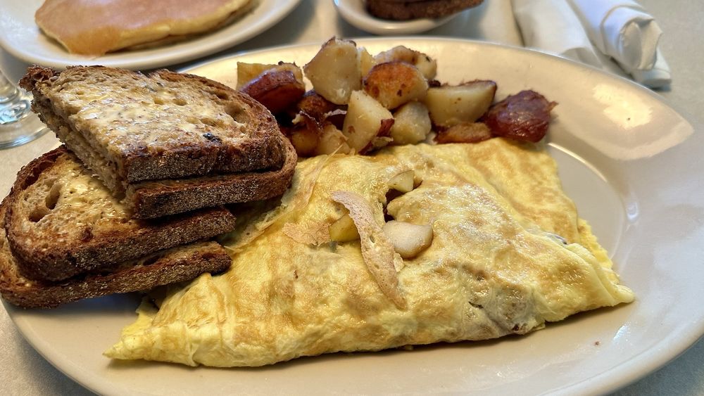 The Diner at 11 North Beacon