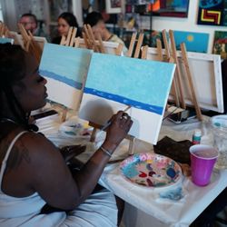 Friends painting