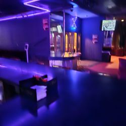 X Gentlemens Club - empty bar