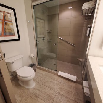 Hyatt House Chicago / Oak Brook - Bathroom - Hotels Near Me - Oak Brook, Illinois Hyatt House Chicago / Oak Brook - Bathroom - Hotels Near Me - Oak Brook, Illinois