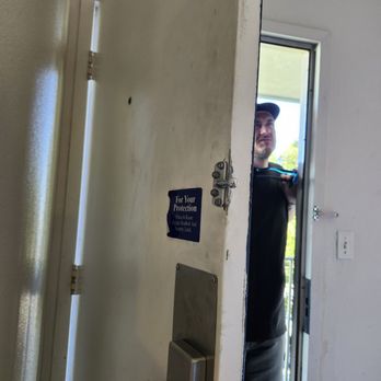 Motel 6 - Dirt and stains so bad on and around the door - Hotels Near Me - Atascadero, California Motel 6 - Dirt and stains so bad on and around the door - Hotels Near Me - Atascadero, California