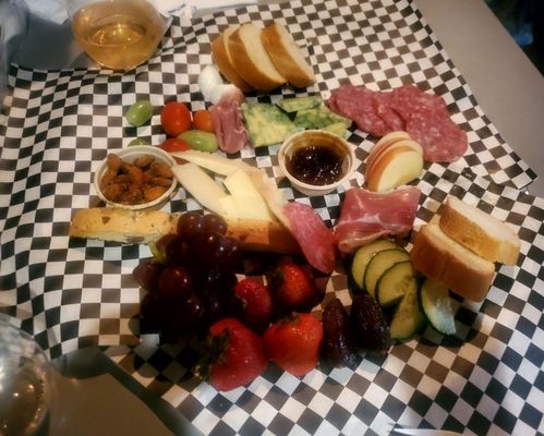 Sip Wine & Beer by null