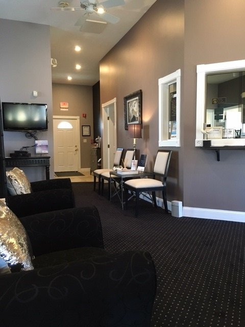 Pretty with Poulos - Med Spa Logo