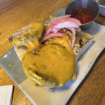 Doraku Sushi Kakaako - Kobe Style Sliders - Sushi Bars Near Me - Honolulu, Hawaii