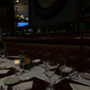 Bobby Van's Steakhouse - Ambiance of restaurant - Steakhouses Near Me - Washington, DC, District of Columbia