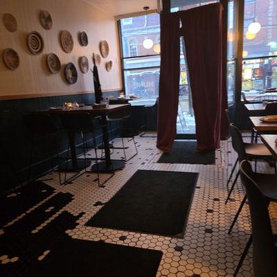 Nuna Kitchen & Bar by null