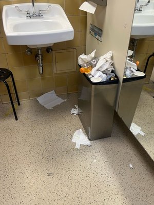 Archimedes Banya by null