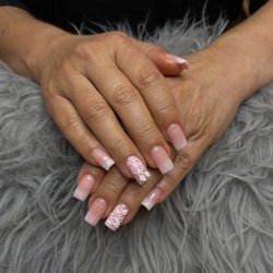 Phenix Salon Suites - Jessica Nails suite 129.