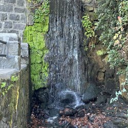 Oregon City Municipal Elevator - Mini waterfall near the top of the stairs