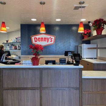 Denny's - Entrance - American Near Me - Buena Park, California
