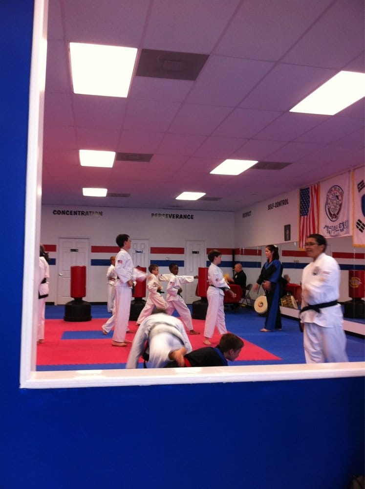 Karate Masters Logo