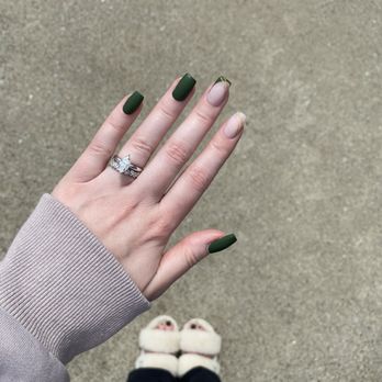 EM Nails & Beauty - Nail Salons Near Me - Nashville, Tennessee EM Nails & Beauty - Nail Salons Near Me - Nashville, Tennessee