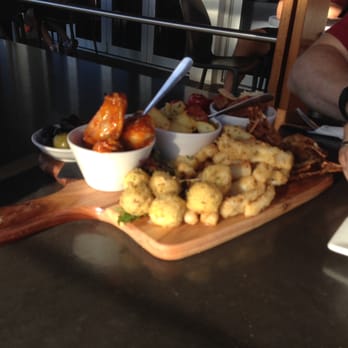 Grange Hotel - Restaurants Near Me - Grange, SA