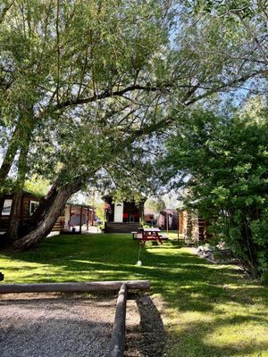 Log Cabin Motel by null