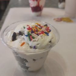 Surfwiches steaks hoagies & more - Cookies & Cream sundae