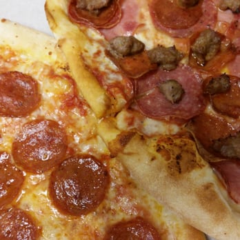 Rocco's Pizza - Meat lovers and Pepperoni......delicious - Italian Near Me - Mill Valley, California