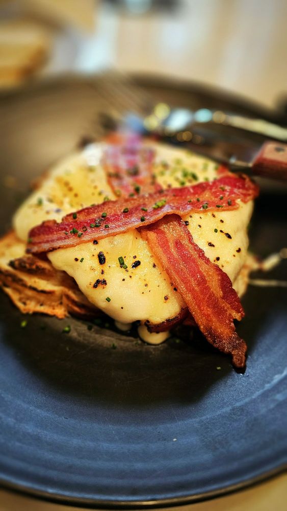 Social spots from Dudley's on Short