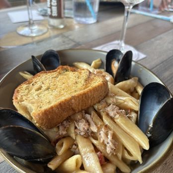 Charleston Crab House - Broad Street Seafood Pasta - Seafood Near Me - Charleston, South Carolina Charleston Crab House - Broad Street Seafood Pasta - Seafood Near Me - Charleston, South Carolina