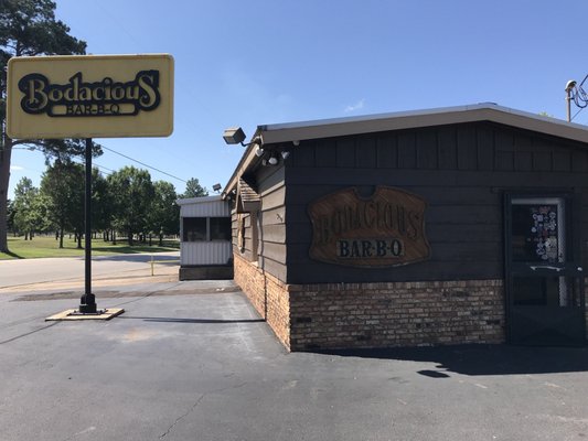 Bodacious Bar-B-Q by null