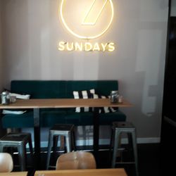 Seven Sundays - So sieht's drinnen aus, aber es gibt auch Außensitzplätze