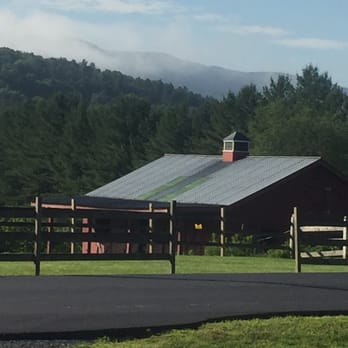 Yellow Farmhouse Inn - Hotels Near Me - Waitsfield, Vermont Yellow Farmhouse Inn - Hotels Near Me - Waitsfield, Vermont