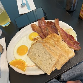 Stepping Stone Cafe - Bacon and 2 eggs - American Near Me - Portland, Oregon