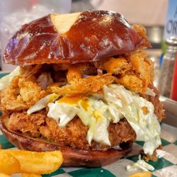 Brady’s Pub - Carolina Chicken Sandwich