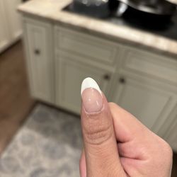 WoW Nails & Spa - Uneven nail