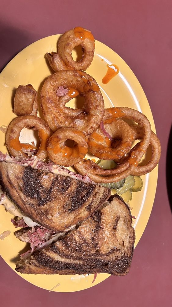 The Table On Main Logo