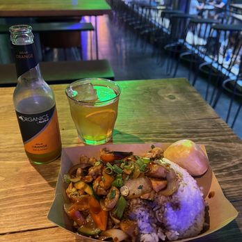 Yatai Market - Gongbao chicken and orange soda - Gastropubs Near Me - Madrid, M