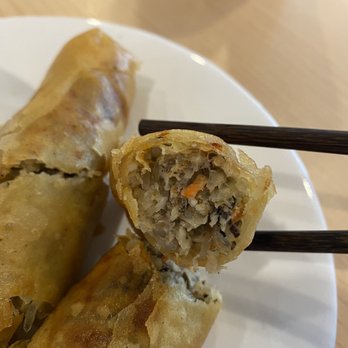 Viet Mama Cafe - Spring Roll Close-Up - Vietnamese Near Me - Vancouver, British Columbia Viet Mama Cafe - Spring Roll Close-Up - Vietnamese Near Me - Vancouver, British Columbia