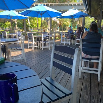 Blue Giraffe Restaurant - Patio outside of Blue Giraffe. - Seafood Near Me - Sanibel, Florida