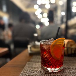 Italini (gin, bitters, and Prosecco) Italini (gin, bitters, and Prosecco)
