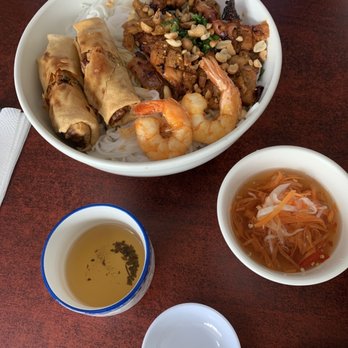 Oh My Pho - Combination noodle salad - Vietnamese Near Me - Lawndale, California