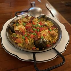 Barcelona Tapas - Paella Valencia