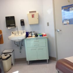 Tew Monty MD - Exam room