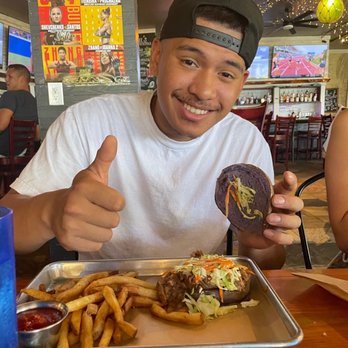 Lulu's Waikiki - Burgers Near Me - Honolulu, Hawaii