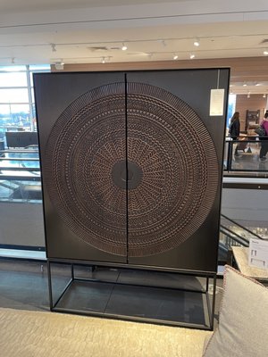 Crate & Barrel by null