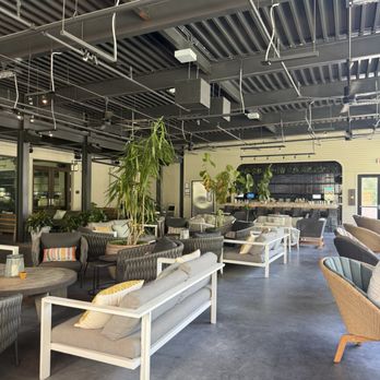 Anaqua Garden Bar - Outdoor patio - Bars Near Me - San Antonio, Texas