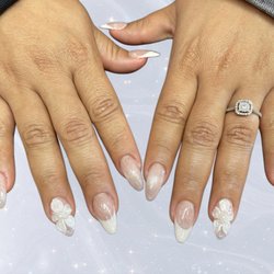 StarLux Nail Lab - Shape: French tip
Color: white