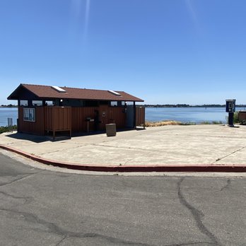 Sandy Beach Park - Bathrooms closest to the water. - Parks Near Me - Rio Vista, California Sandy Beach Park - Bathrooms closest to the water. - Parks Near Me - Rio Vista, California