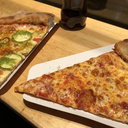 Slice of New York Pizza - Aquí si se cumple que el secreto está en la masa.