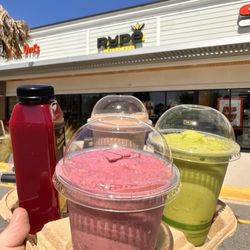 Rype Juice Bar - Superfood berry smoothie, Superfood green smoothie, superfood chocolate smoothie and cold pressed beet juice OFF THE CHAIN Delish