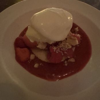Buvette Scott - Strawberry shortcake - Canadian (New) Near Me - Quebec City, Quebec
